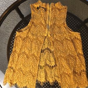 INNY Women's Gold Colored Crochet Crop Sleeveless Top Size L